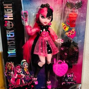 Draculaura Monster High Doll 2022